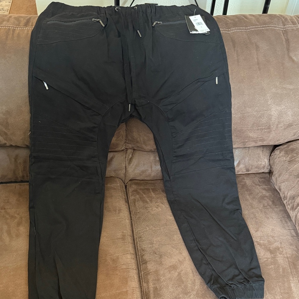 Akademiks Black Jogger Sweatpants